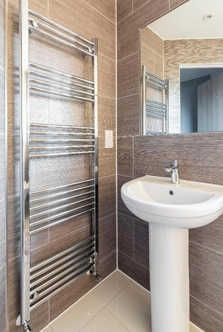 Luxury House 4 Ensuite Bedrooms, Free Parking ,Wifi Oxford Dış mekan fotoğraf